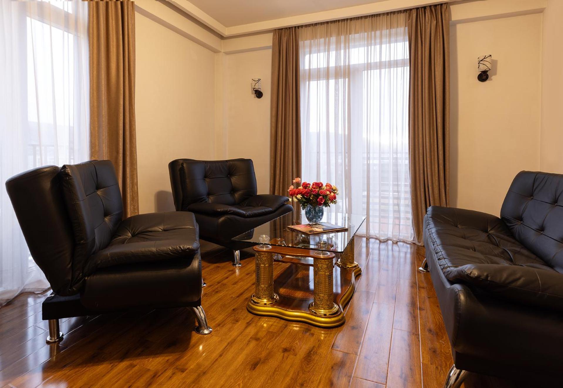 טביליסי Hotel Grand Palace מראה חיצוני תמונה