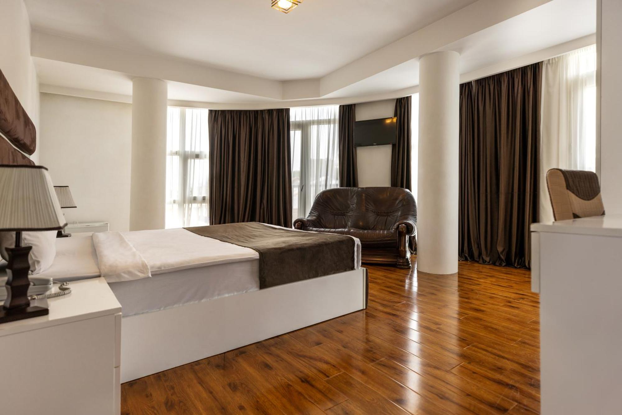 טביליסי Hotel Grand Palace חדר תמונה