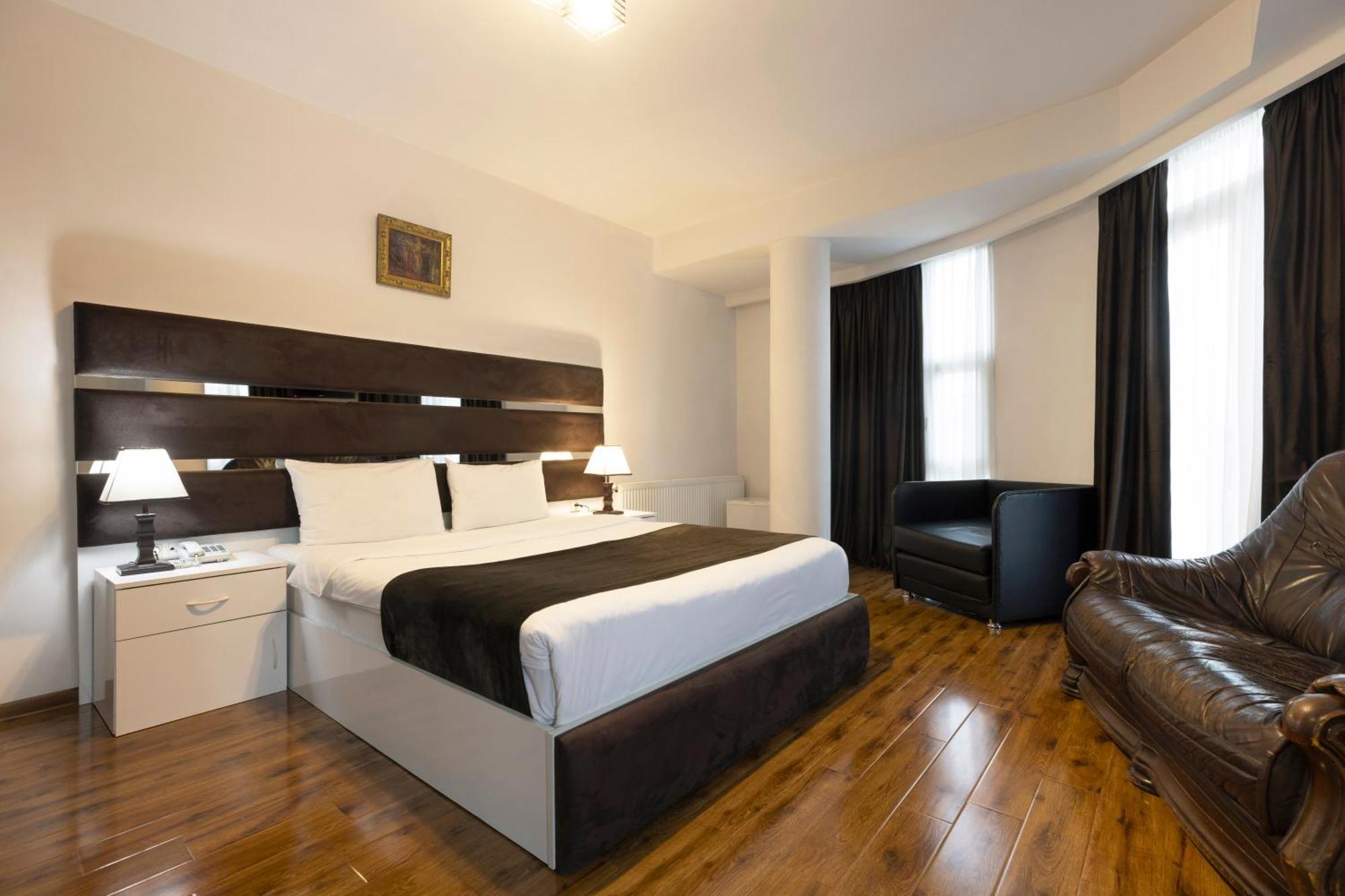 טביליסי Hotel Grand Palace חדר תמונה